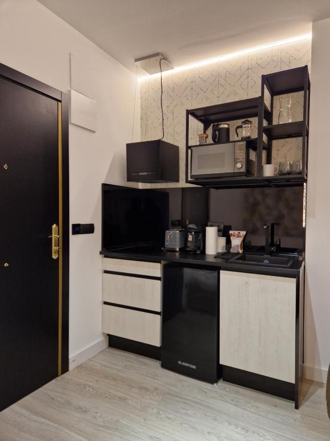 Apartamentos Wur มาดริด ภายนอก รูปภาพ